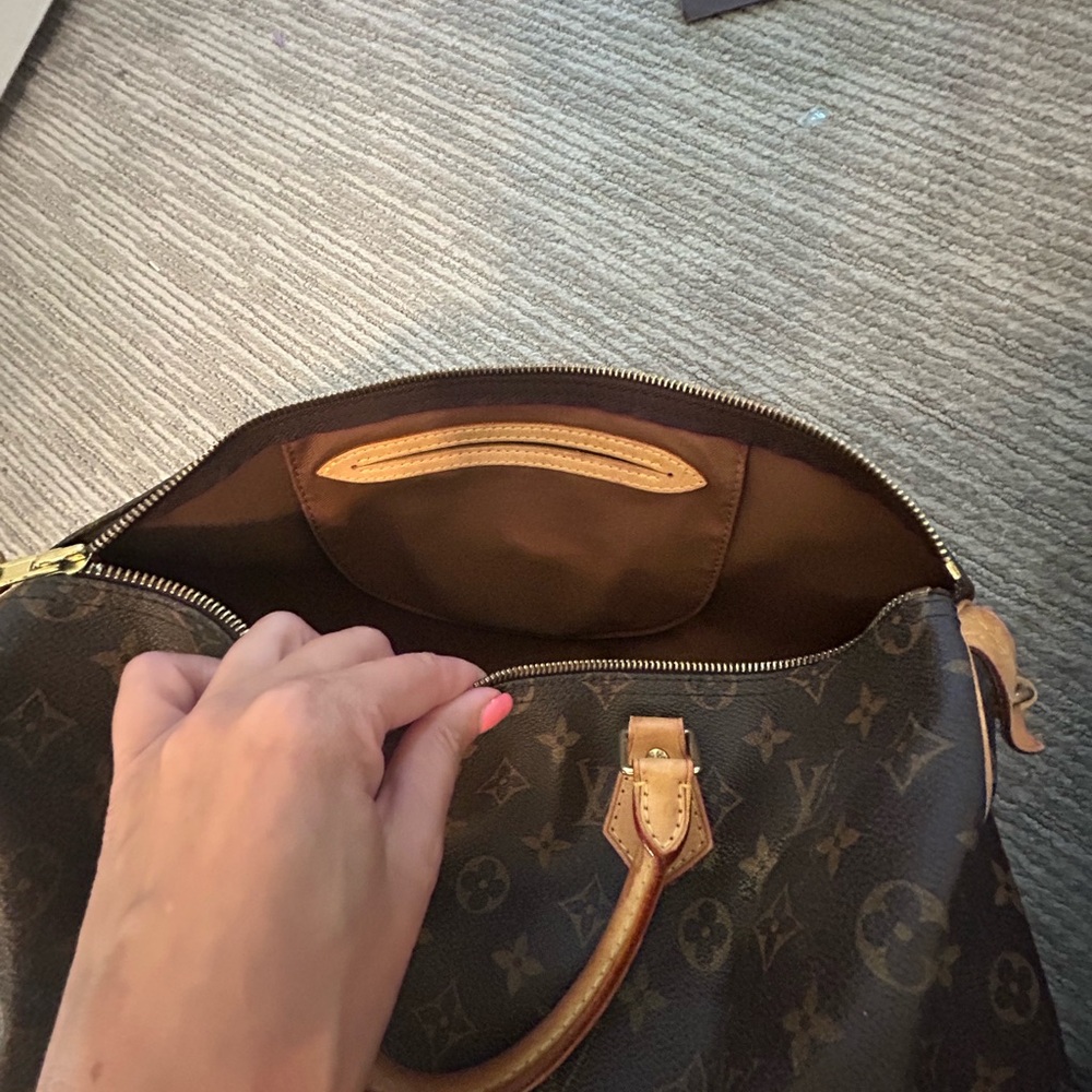 Authentic LOUIS VUITTON speedy 35 - Picture 7 of 13